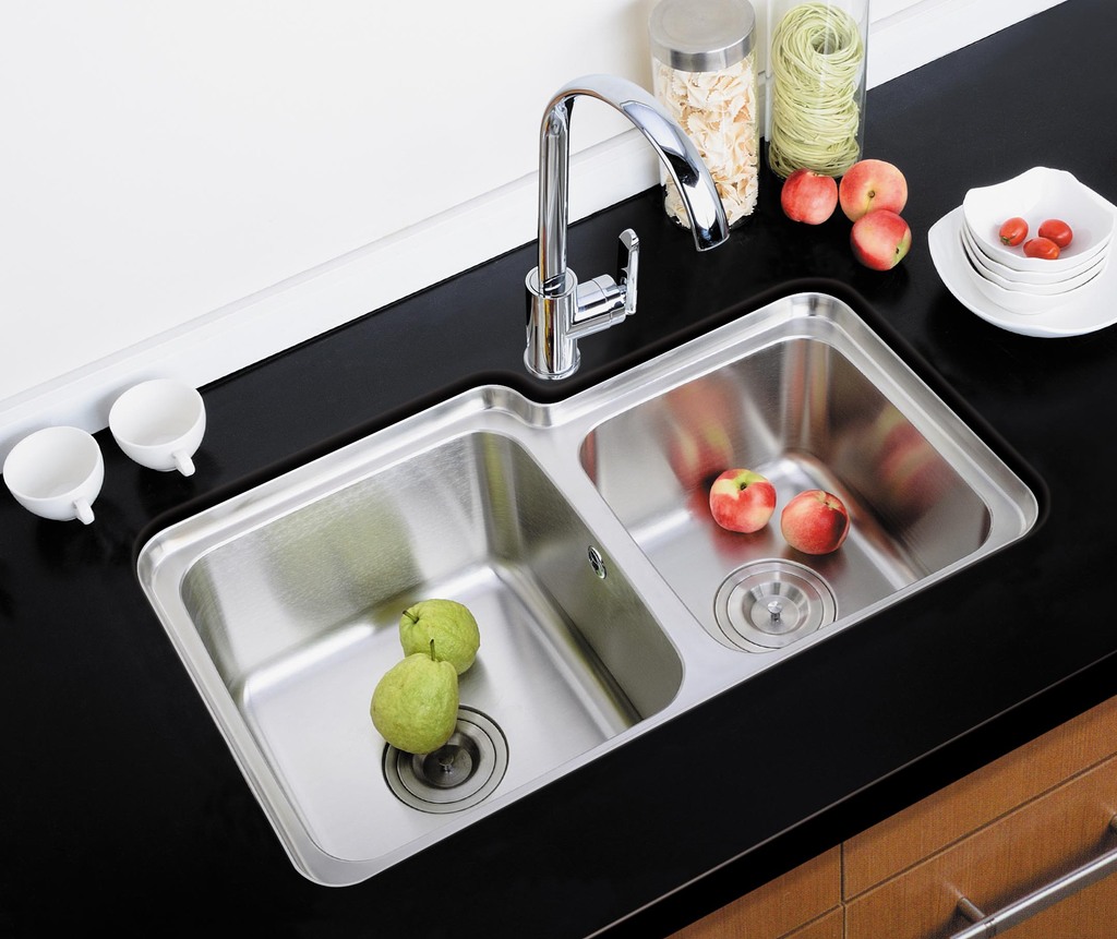 用不锈钢水槽装点厨房的要点